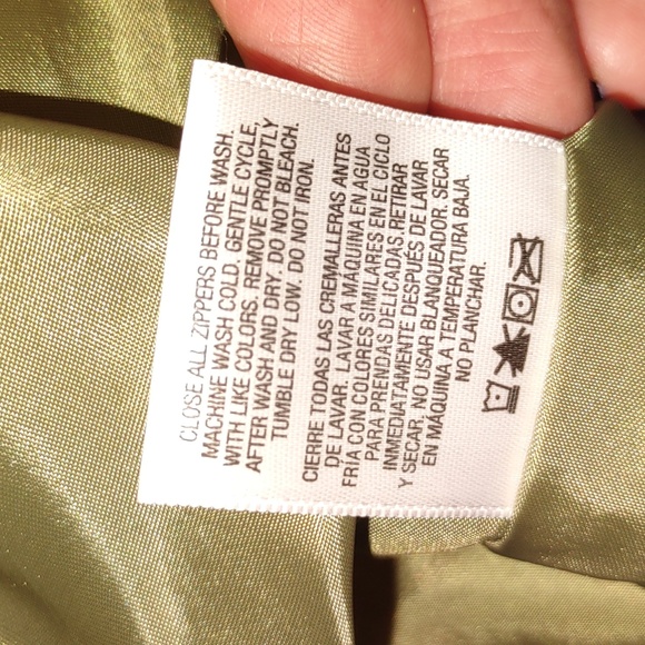 Women's Green Puffer Vest with Faux Fur Hood - Picture 4 of 7